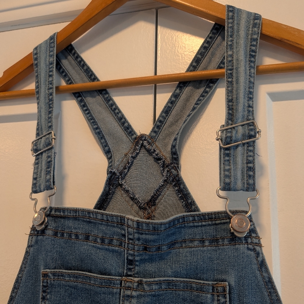 CELEBRITY PINK Women's Distressed Blue Denim Bib Overalls Size Small - Picture 6 of 14